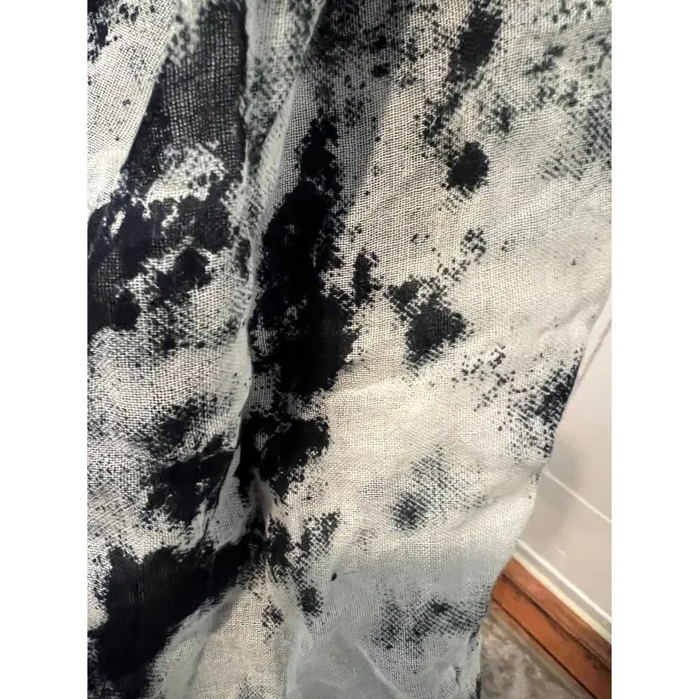 Soft Surroundings Large Lightweight Travel Scarf Black Cream Blot Print